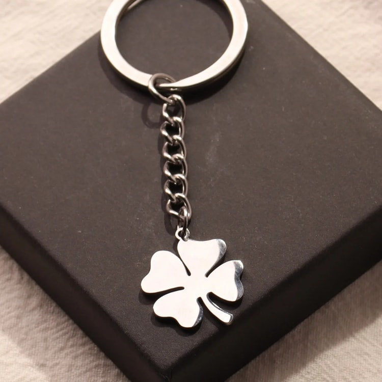 Stainless Steel Clover Keychain – Silver Key Ring Pendant for Car & House Keys