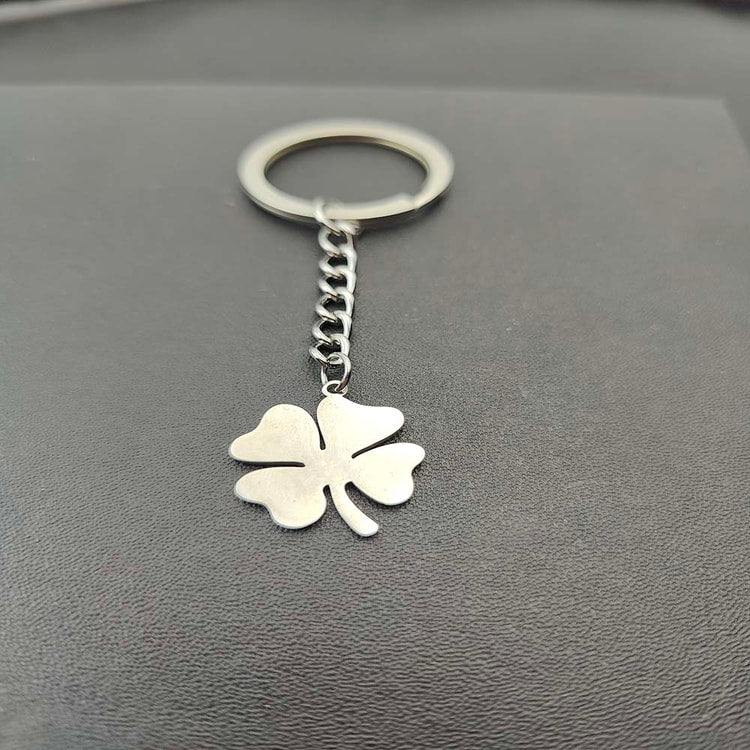 Stainless Steel Clover Keychain – Silver Key Ring Pendant for Car & House Keys