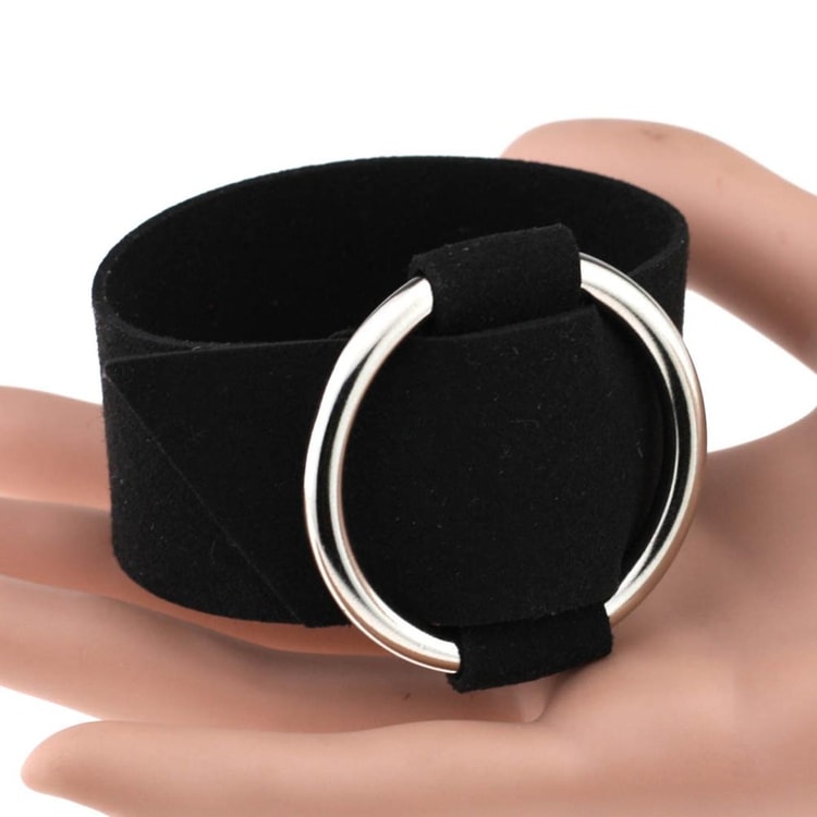 2-Piece Velvet Bracelet Set with Metal Charm Wristband – Women's Fashion Jewelry (Random Color)