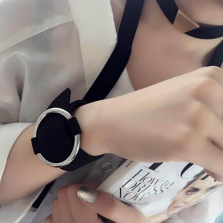 2-Piece Velvet Bracelet Set with Metal Charm Wristband – Women's Fashion Jewelry (Random Color)